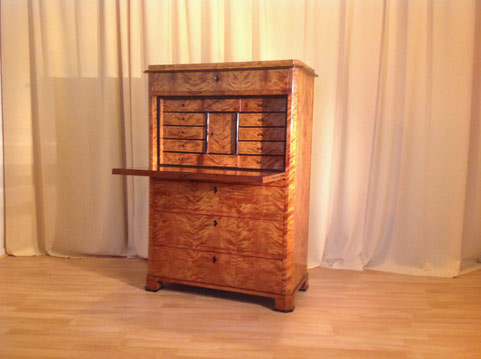 Antik-M&ouml;bel Kirschbaumm&ouml;bel